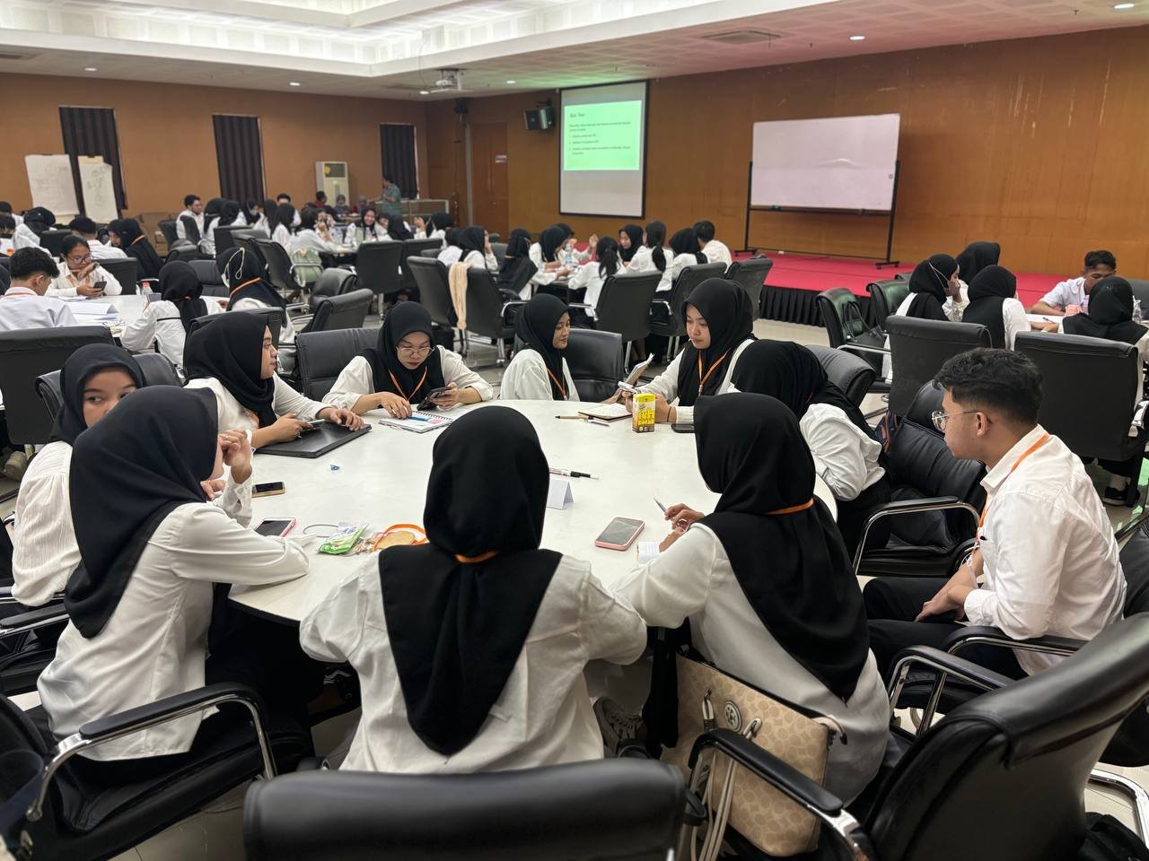 Rumah Sakit Pendidikan Unhas Sukses Gelar Orientasi Pendidikan dengan Pendekatan Interprofessional Education (IPE) untuk Kedua Kalinya